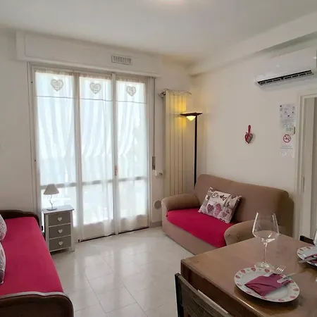 Apartment Sweetheart *
